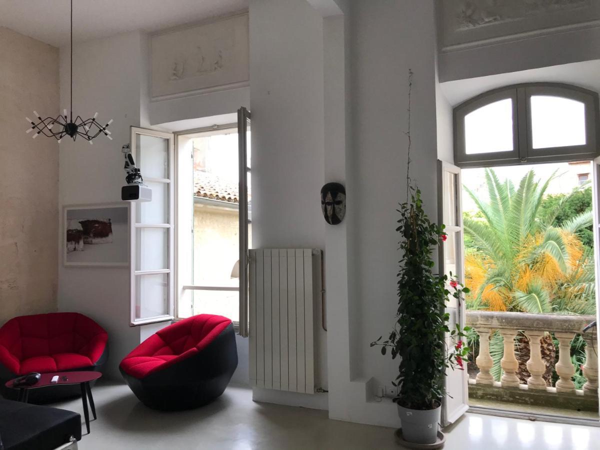 à La Roquette, Dans L'hotel De Divonne, Classé. Appartement