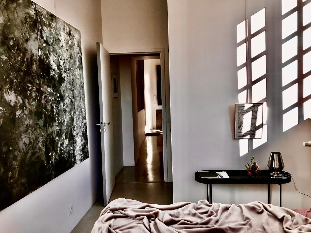 à La Roquette, Dans L'hotel De Divonne, Classé. Arles