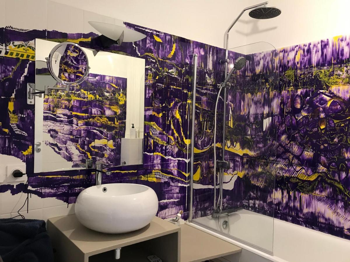 Appartement à La Roquette, Dans L'hotel De Divonne, Classé.